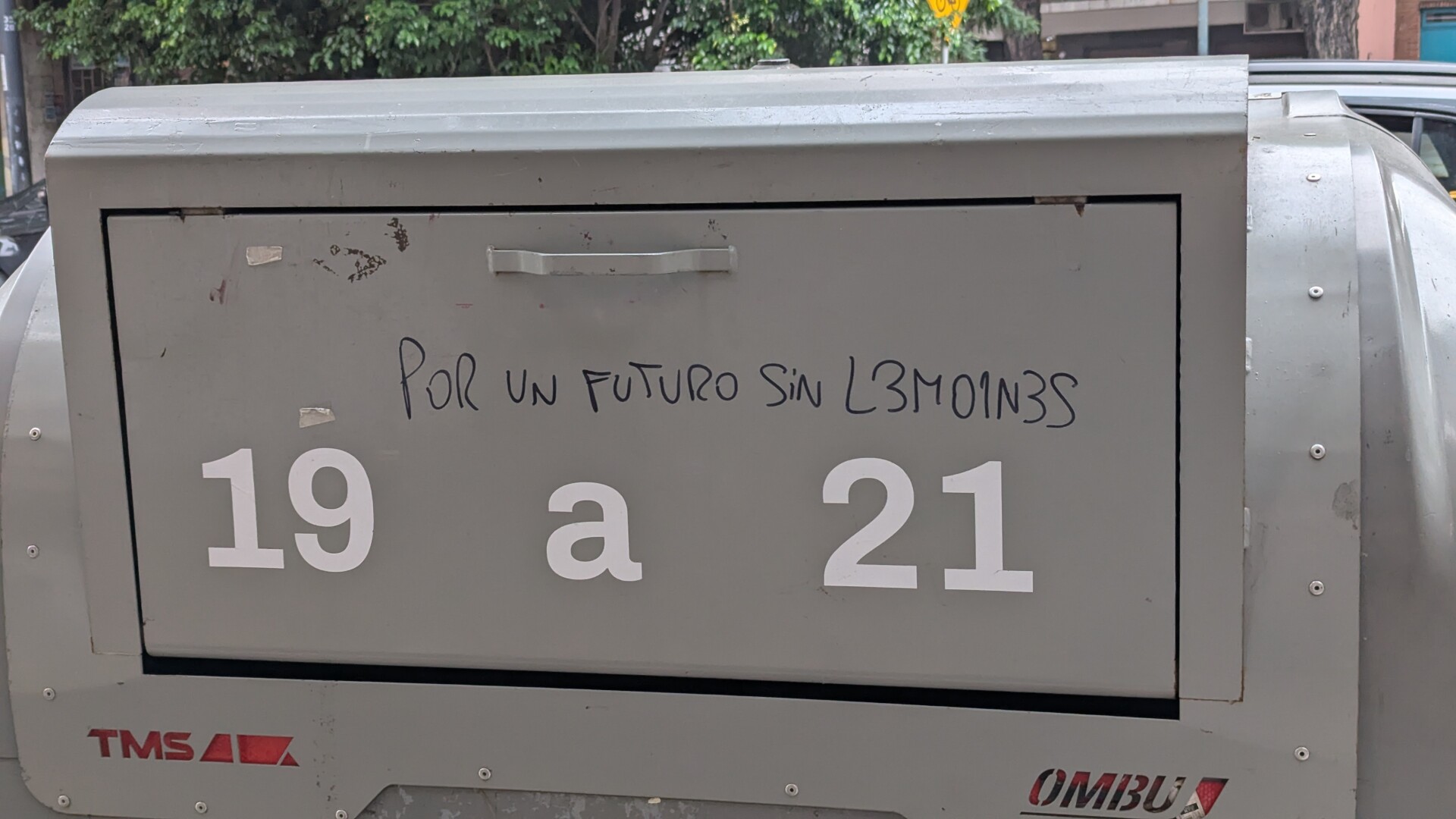 Viva La Libertad Carajo! VLLC